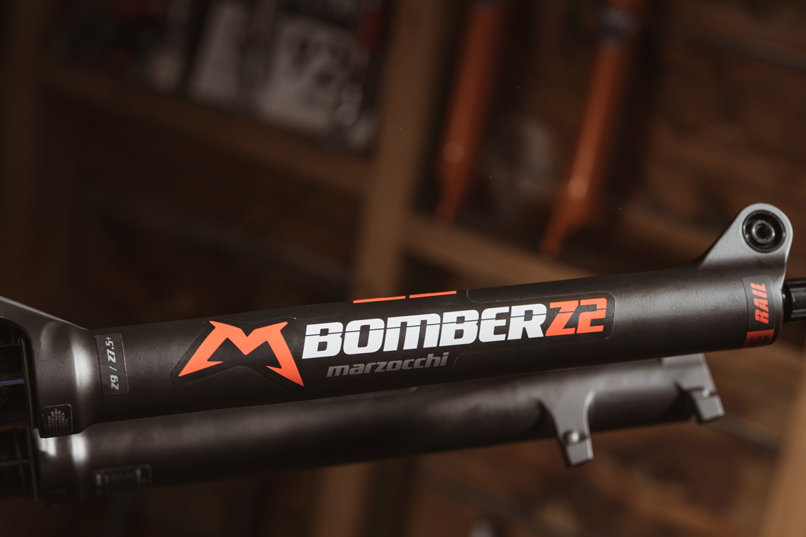 Новый Marzocchi BomberZ2
